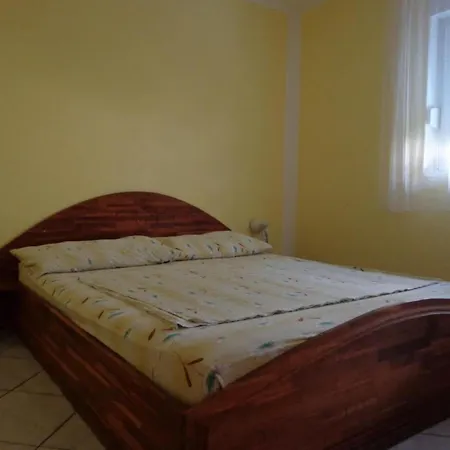 Popi - One Bedroom With Balcony 5 *